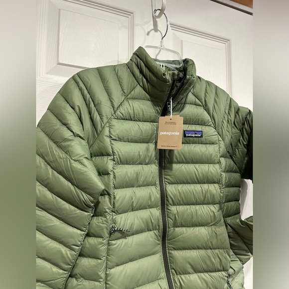 Patagonia Women’s XL Down Sweater Puffer Jacket Terrain Green NWT Puff Puffy - Picture 2 of 9